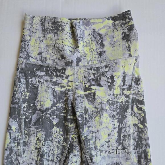 Lululemon Align High Rise Abstract Print Crop Leggings‎ Size 6 - Picture 2 of 9